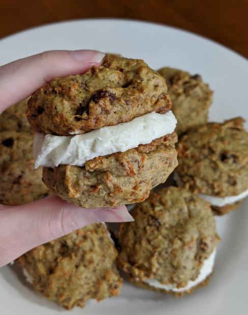 Carrot Cake Whoopie Pies